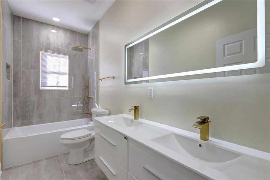 Furnished interior view inside a new home in , Atlanta (Image 14).