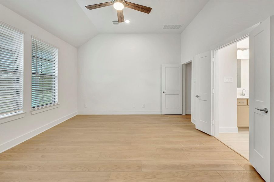 Spacious, unfurnished interior of a new home in The Oaks on 6th Street, Magnolia (Image 29).