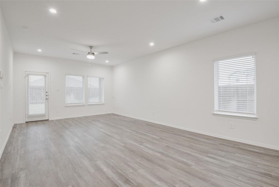 Spacious, unfurnished interior of a new home in River Ranch Meadows, Dayton (Image 13). Spacious, unfurnished interior of a new home in River Ranch Meadows, Dayton (Image 13).