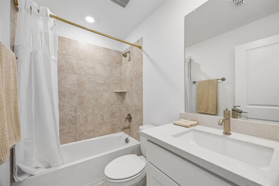 Furnished interior view inside a new home in , Northlake (Image 11).