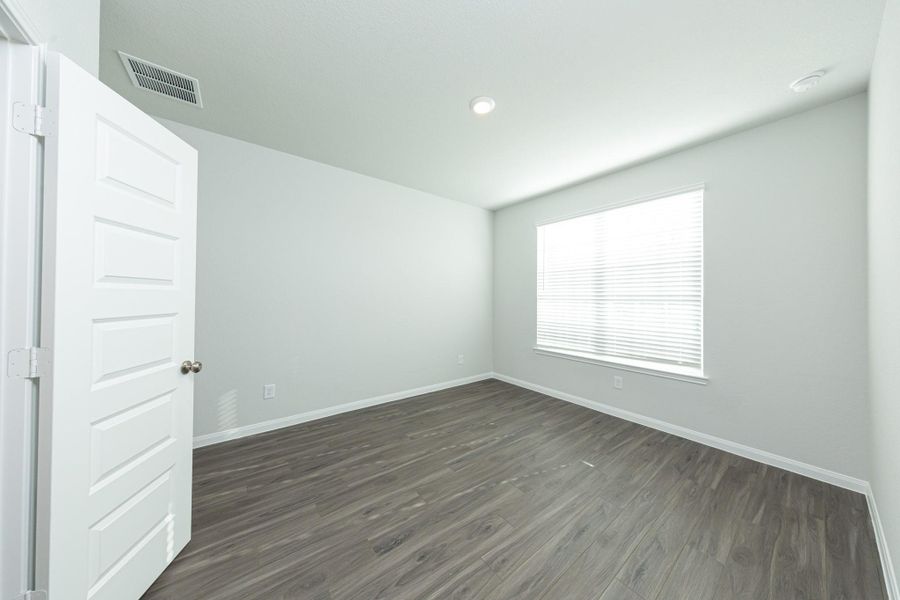 Spacious, unfurnished interior of a new home in Bluestem, Brookshire (Image 13).