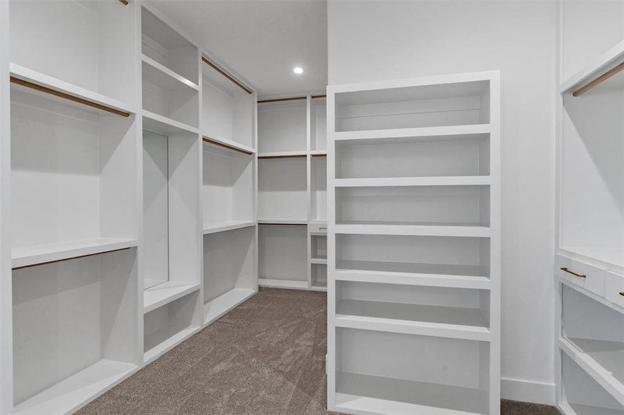 Image 36 of a home in .