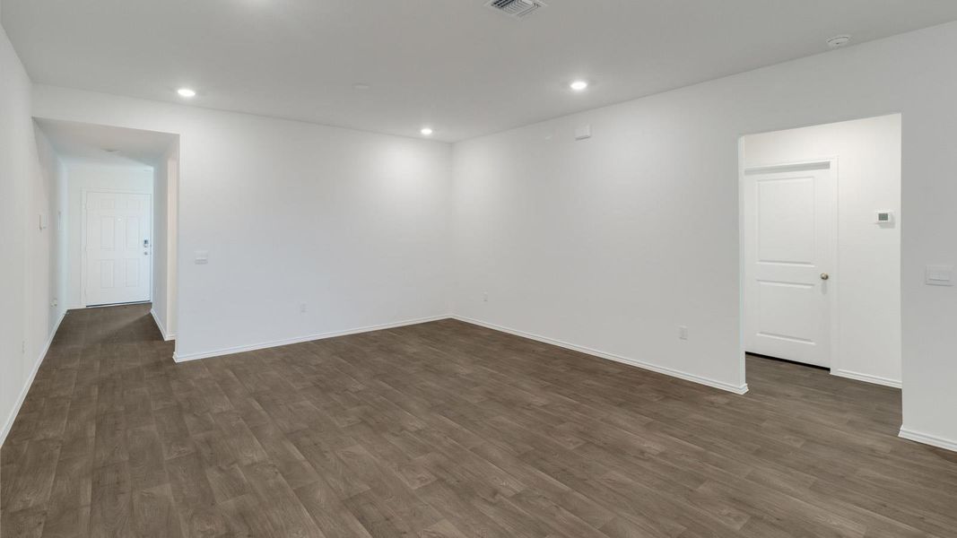 Spacious, unfurnished interior of a new home in Palomino, Manor (Image 11). Spacious, unfurnished interior of a new home in Palomino, Manor (Image 11).