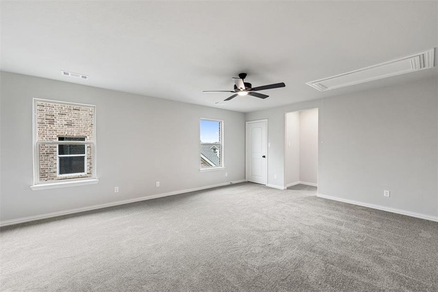 Spacious, unfurnished interior of a new home in Northstar, Haslet (Image 30).