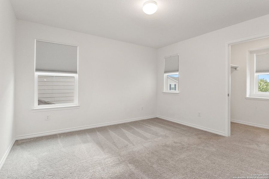Spacious, unfurnished interior of a new home in Cove at Westover Hills, San Antonio (Image 26).