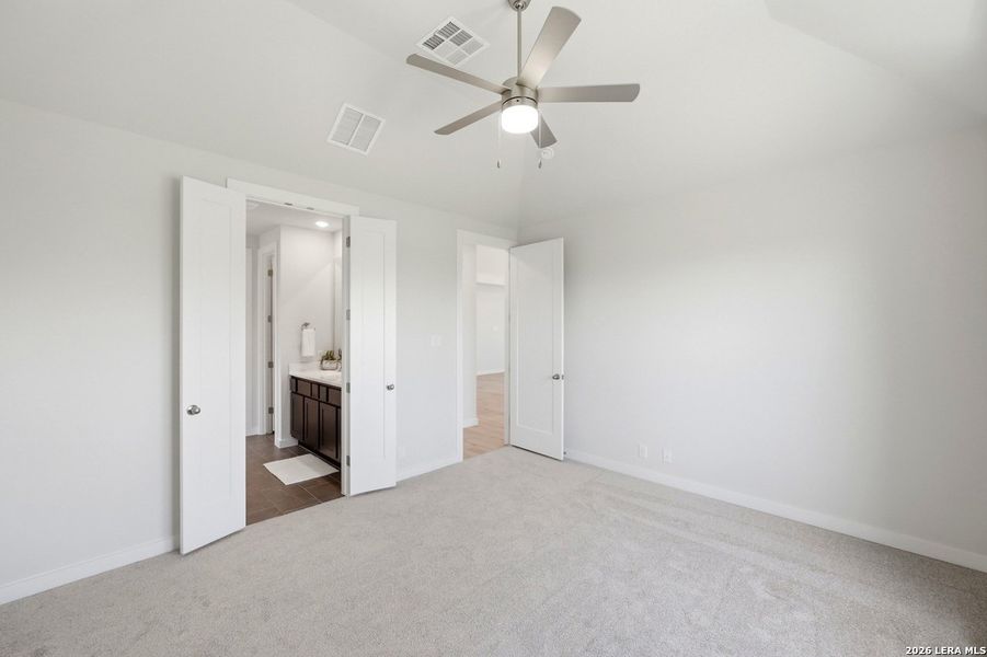 Spacious, unfurnished interior of a new home in The Crossvine, Schertz (Image 18). Spacious, unfurnished interior of a new home in The Crossvine, Schertz (Image 18).