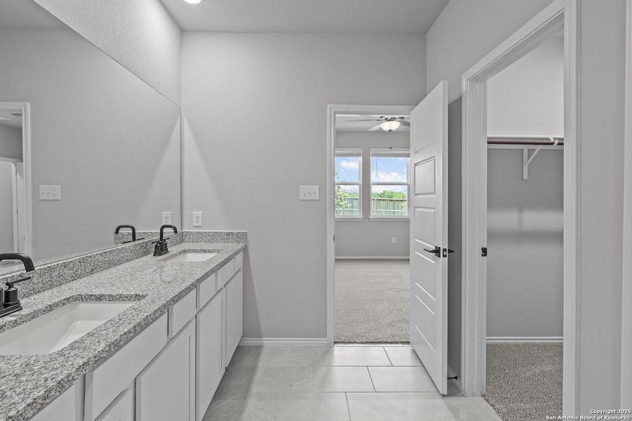 Furnished interior view inside a new home in Comanche Ridge, San Antonio (Image 55). Furnished interior view inside a new home in Comanche Ridge, San Antonio (Image 55).