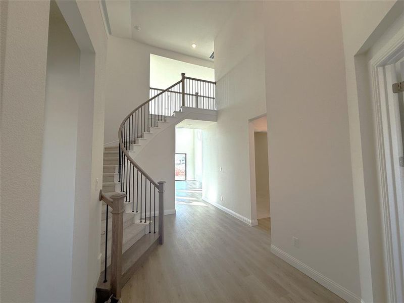 Spacious, unfurnished interior of a new home in Highland Crossing, Celina (Image 4).