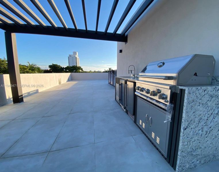 Exterior details and patio area of a home in , Miami (Image 13).