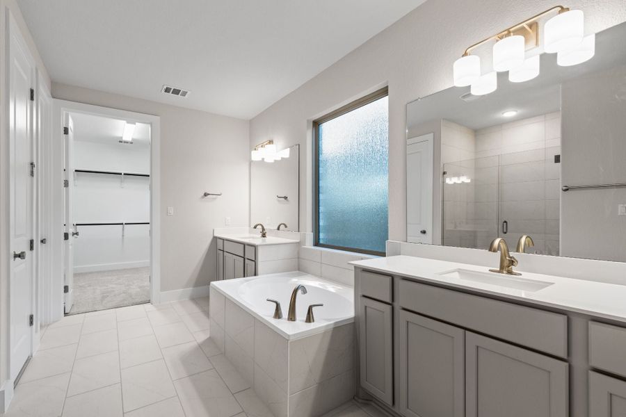 4br New Home in Kyle, TX.  - Slide 24