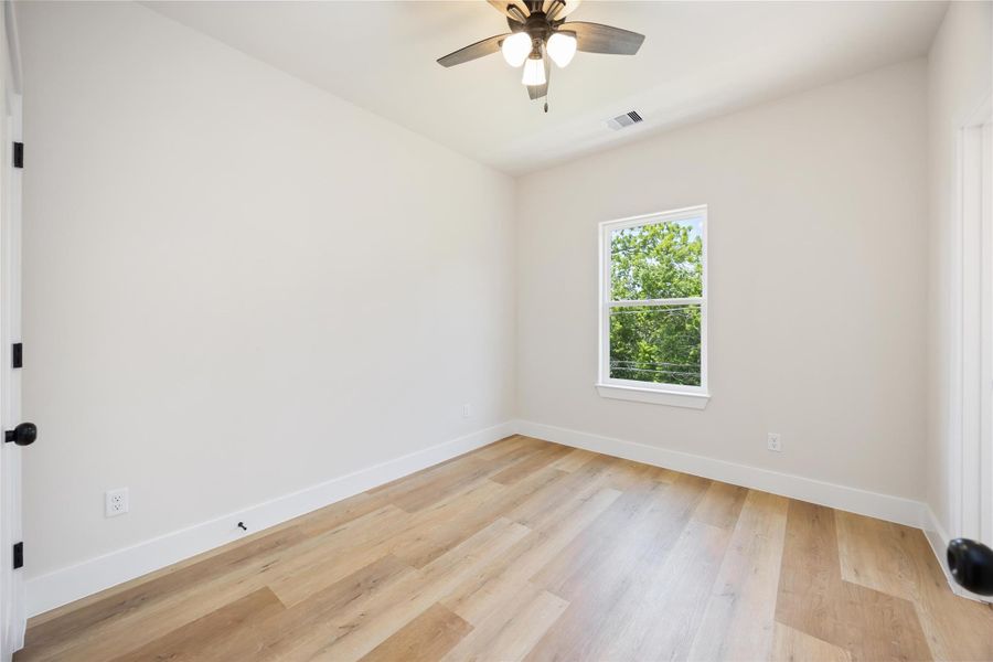 Spacious, unfurnished interior of a new home in , Houston (Image 25).