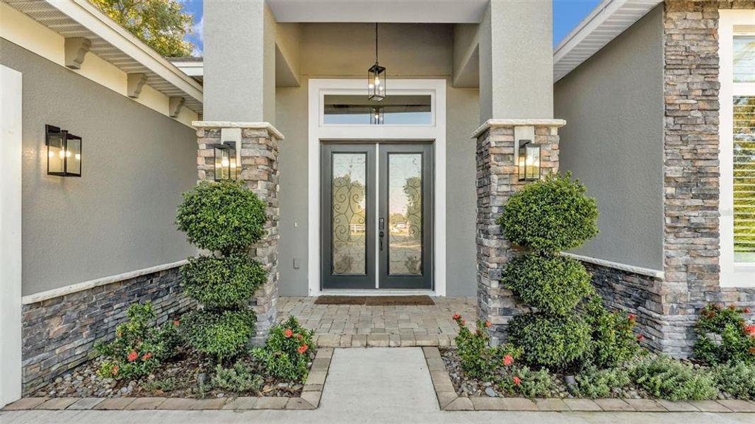 Exterior details and patio area of a home in , Winter Haven (Image 22).