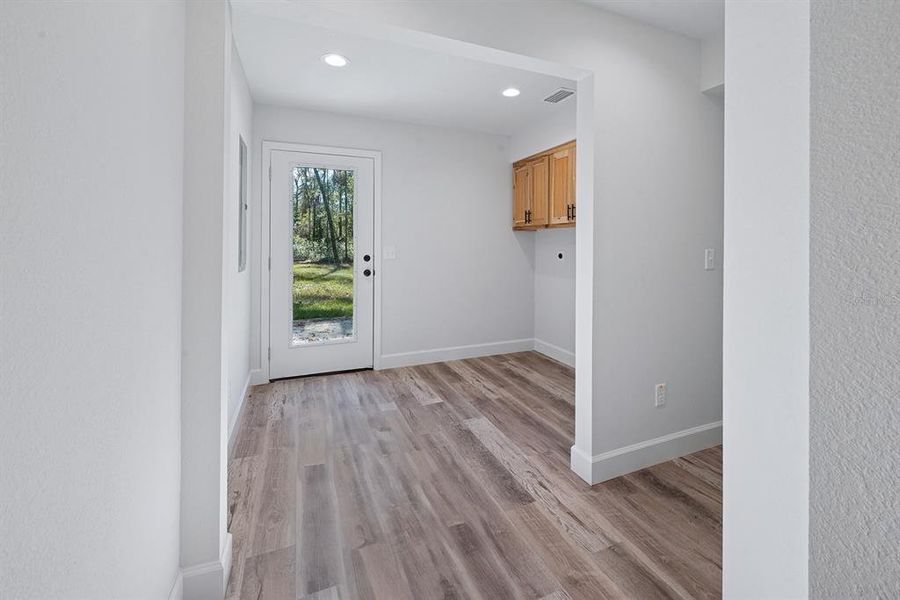 Spacious, unfurnished interior of a new home in , Bell (Image 33).