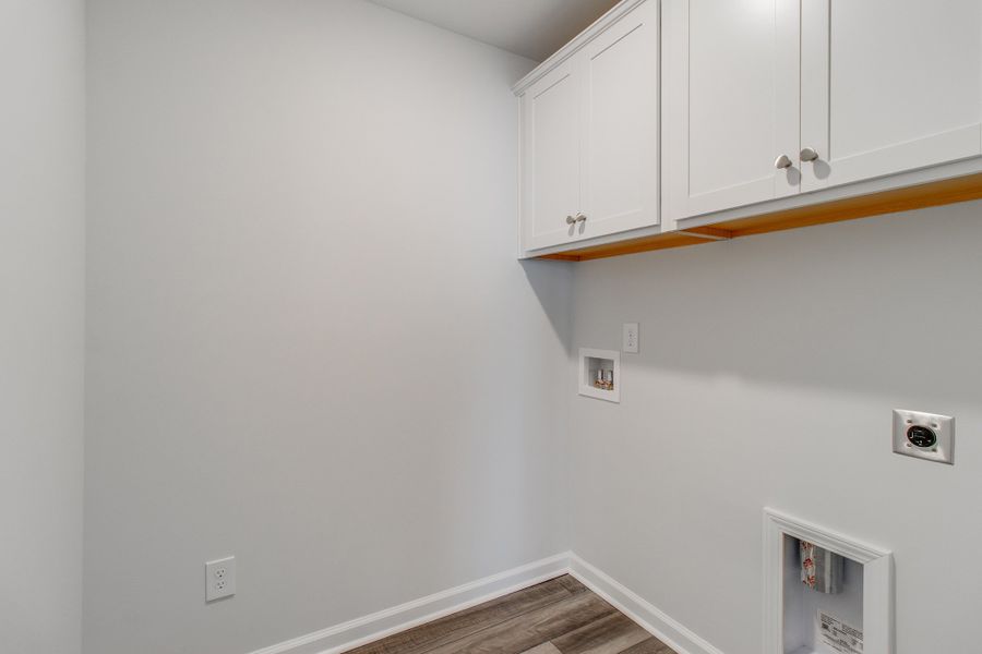 Spacious, unfurnished interior of a new home in Ellington, Elgin (Image 39).
