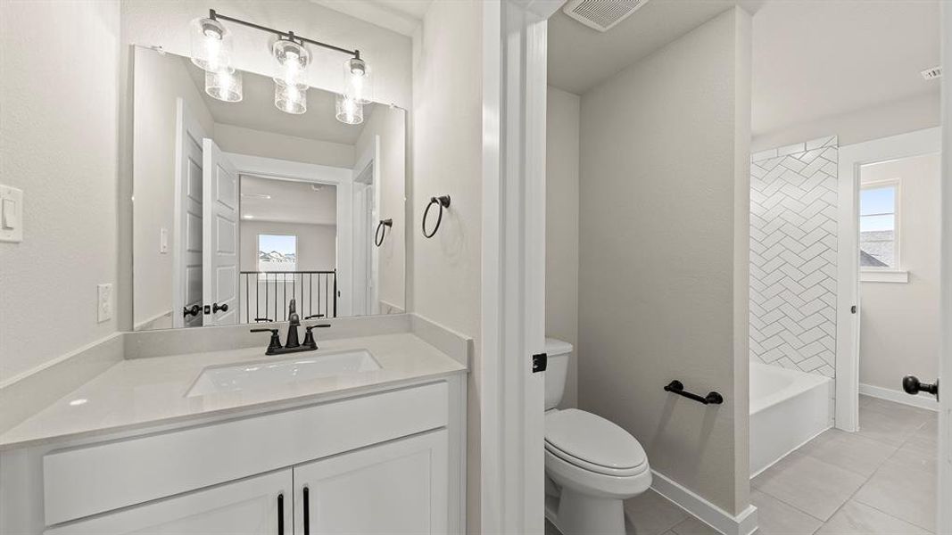 22. 1420 Clare - 2ND Bath 22. 1420 Clare - 2ND Bath