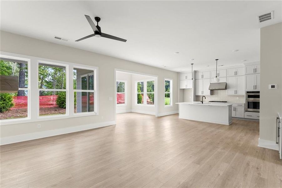 Spacious, unfurnished interior of a new home in Hillgrove Preserve, Powder Springs (Image 34).
