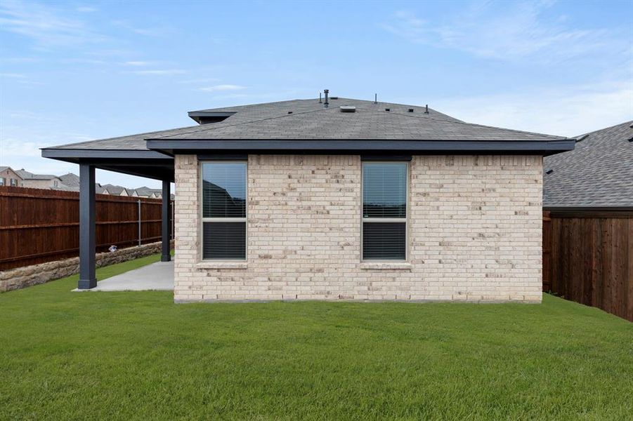 26. 2512 Russell - Back