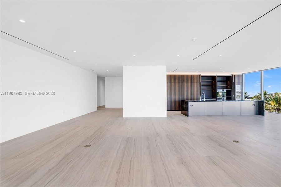 Spacious, unfurnished interior of a new home in , Miami (Image 52).