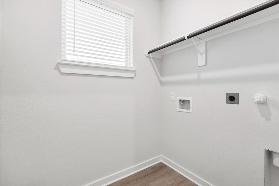 Spacious, unfurnished interior of a new home in Glendale Lakes, Rosharon (Image 20). Spacious, unfurnished interior of a new home in Glendale Lakes, Rosharon (Image 20).