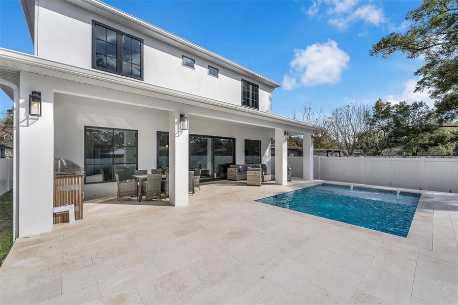 Exterior details and patio area of a home in College Park, Orlando (Image 27).