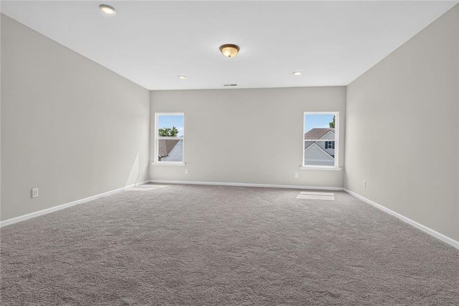 Spacious, unfurnished interior of a new home in Sycamore Crest, Calhoun (Image 27).