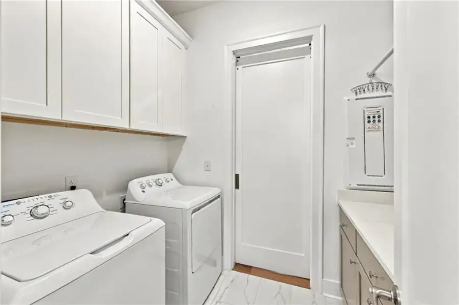 Furnished interior view inside a new home in The Retreat at Sterling on the Lake 48', Flowery Branch (Image 43).