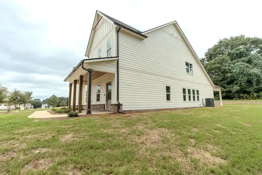 Exterior details and patio area of a home in , Hoschton (Image 3).