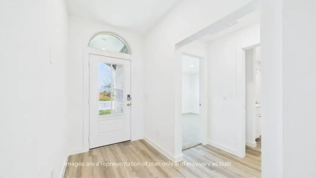 Spacious, unfurnished interior of a new home in Westmont, Lubbock (Image 7).