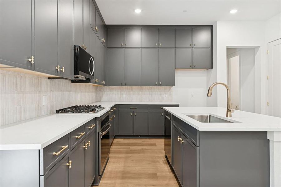 Gas burner cooktop.