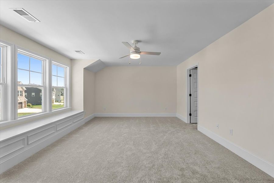 Spacious, unfurnished interior of a new home in Hanes Lake, Winston-Salem (Image 29).