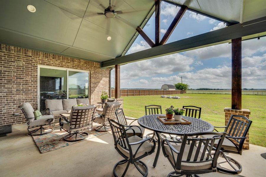 Exterior details and patio area of a home in , Venus (Image 25).