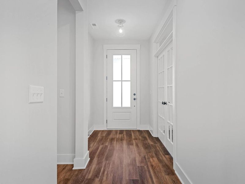 Spacious, unfurnished interior of a new home in Calista Farms, White House (Image 12).