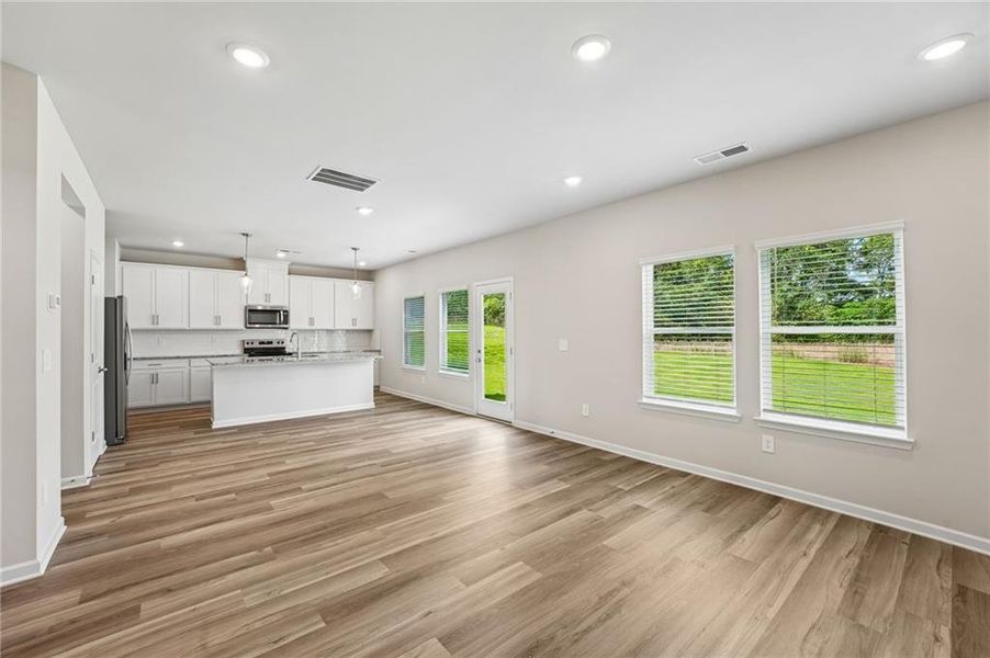 Spacious, unfurnished interior of a new home in Manning Mill, Adairsville (Image 45). Spacious, unfurnished interior of a new home in Manning Mill, Adairsville (Image 45).