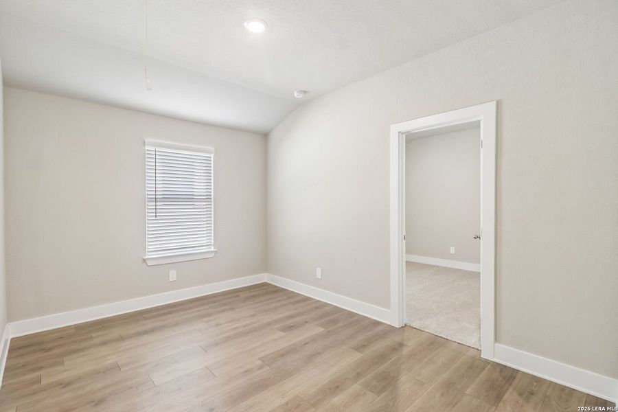 Spacious, unfurnished interior of a new home in Lark Canyon, New Braunfels (Image 23).
