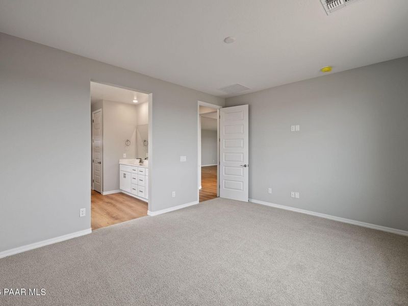 Spacious, unfurnished interior of a new home in North Ridge at Pronghorn Ranch, Prescott Valley (Image 34). Spacious, unfurnished interior of a new home in North Ridge at Pronghorn Ranch, Prescott Valley (Image 34).