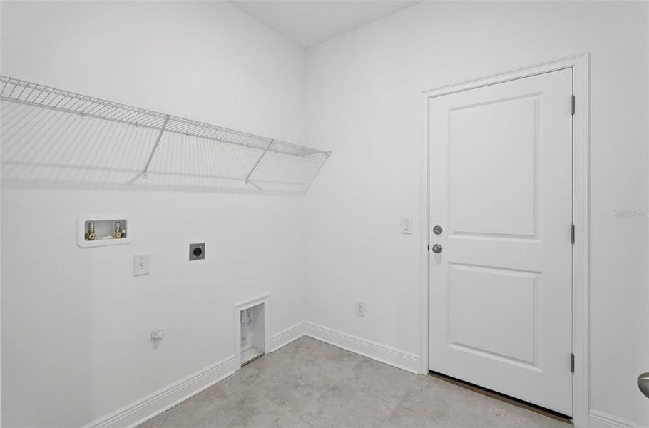 Spacious, unfurnished interior of a new home in , St. Petersburg (Image 12).