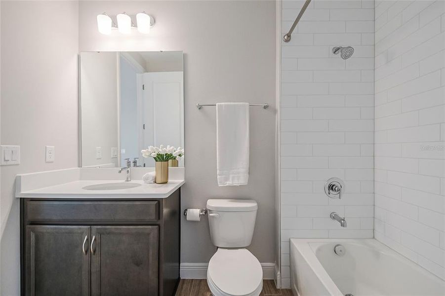 Furnished interior view inside a new home in , Orlando (Image 34).