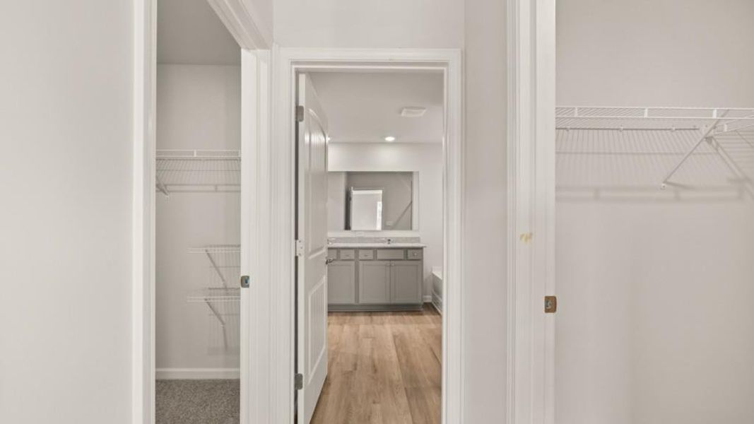 Spacious, unfurnished interior of a new home in Fairway 17 at Mirror Lake, Villa Rica (Image 12).