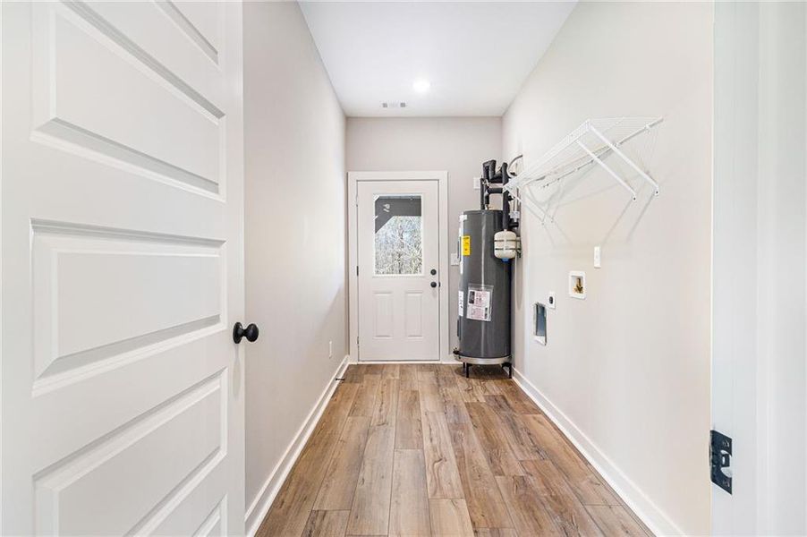 Spacious, unfurnished interior of a new home in , Bremen (Image 14).