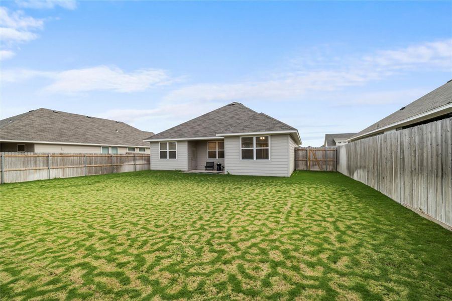 Exterior details and patio area of a home in , Temple (Image 4).