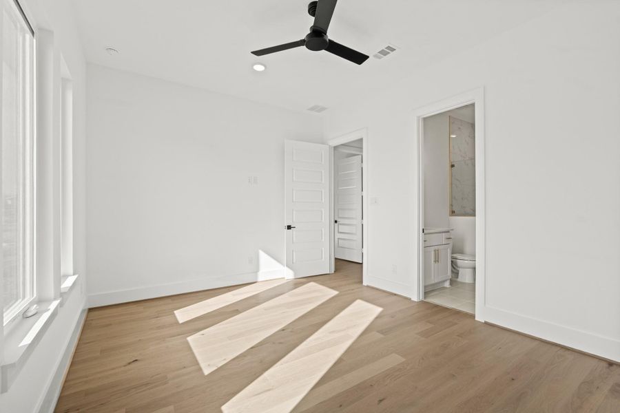Spacious, unfurnished interior of a new home in Weston Lakes, Fulshear (Image 29). Spacious, unfurnished interior of a new home in Weston Lakes, Fulshear (Image 29).