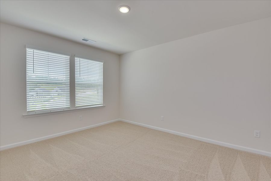 Representative unfurnished interior of a home built from the Insha by Veranda Homes in Heritage Bay, Sumter (Image 20).