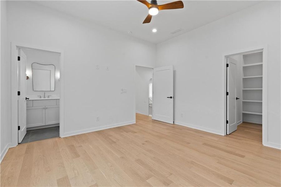 Spacious, unfurnished interior of a new home in , Alpharetta (Image 85).