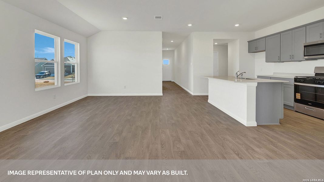 Spacious, unfurnished interior of a new home in Paramount, Kyle (Image 15).