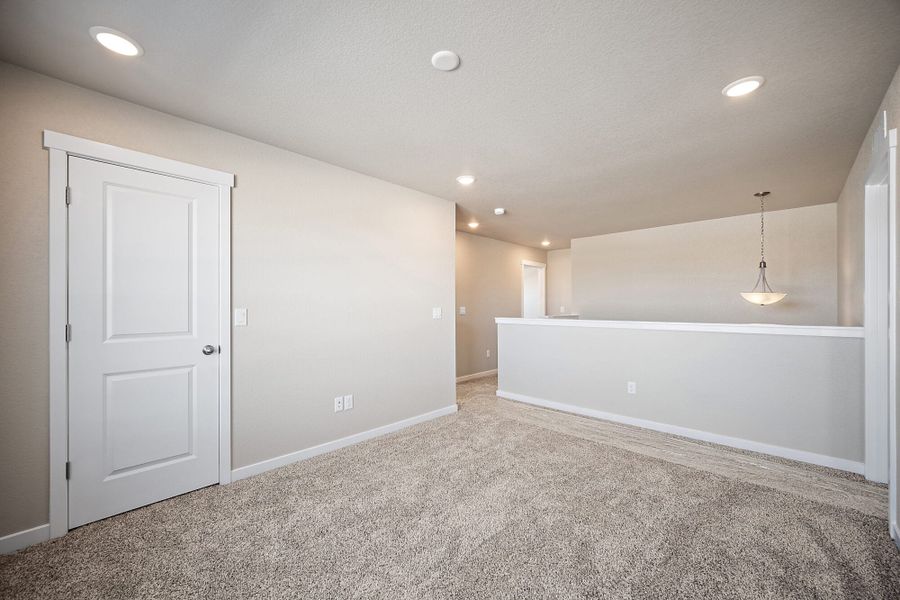 Spacious, unfurnished interior of a new home in Aspen Ranch, Fountain (Image 25).