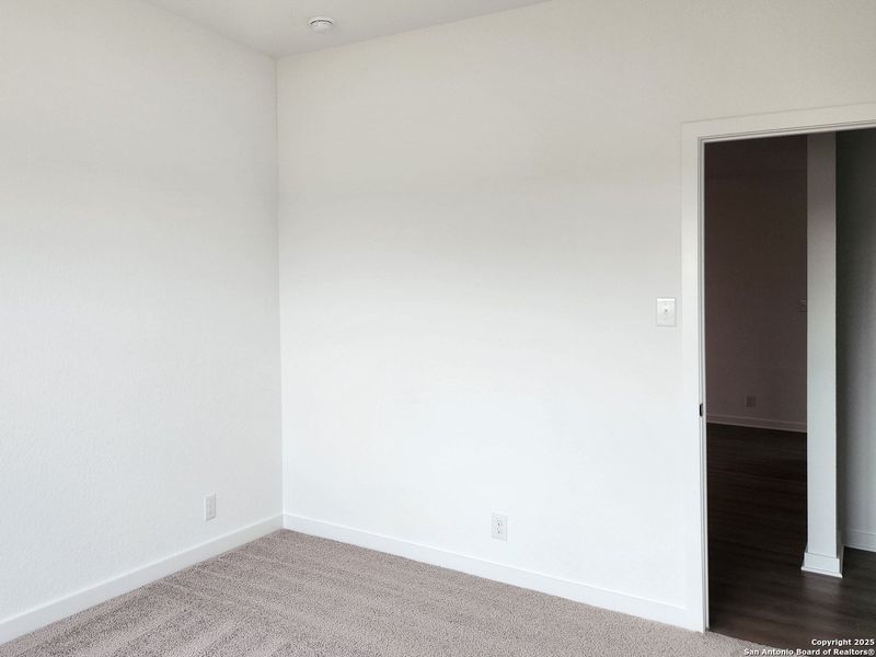 Spacious, unfurnished interior of a new home in Arcadia Ridge, San Antonio (Image 30).