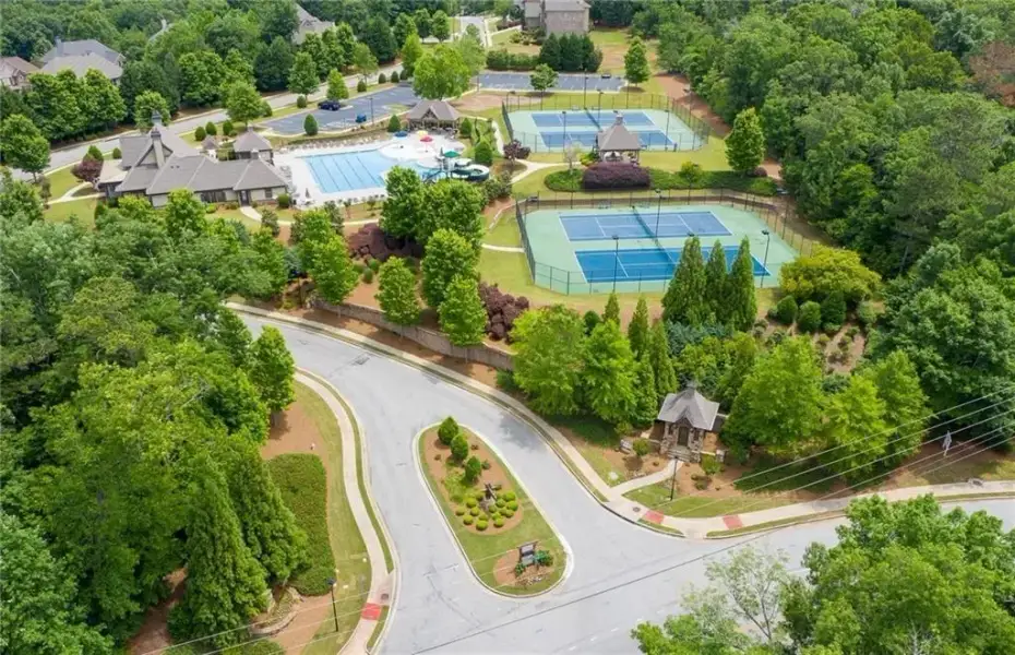 Community amenities in Sierra Creek, Hoschton (Image 23).