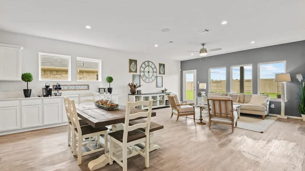 Furnished interior view inside a new home in Lake Conroe Cove, Willis (Image 9).