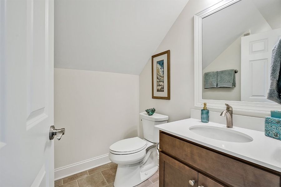 Hamilton Bay, Bonus Bathroom