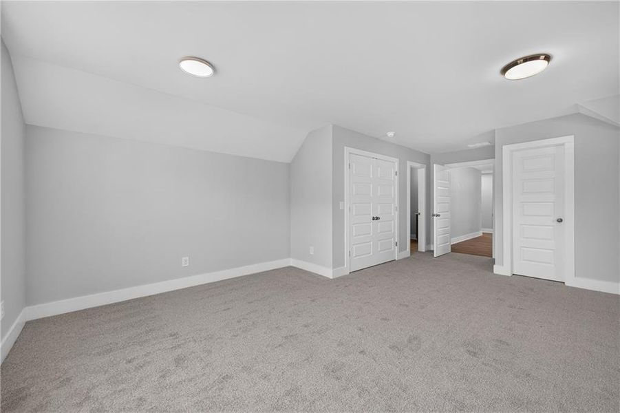 Spacious, unfurnished interior of a new home in , Atlanta (Image 19).